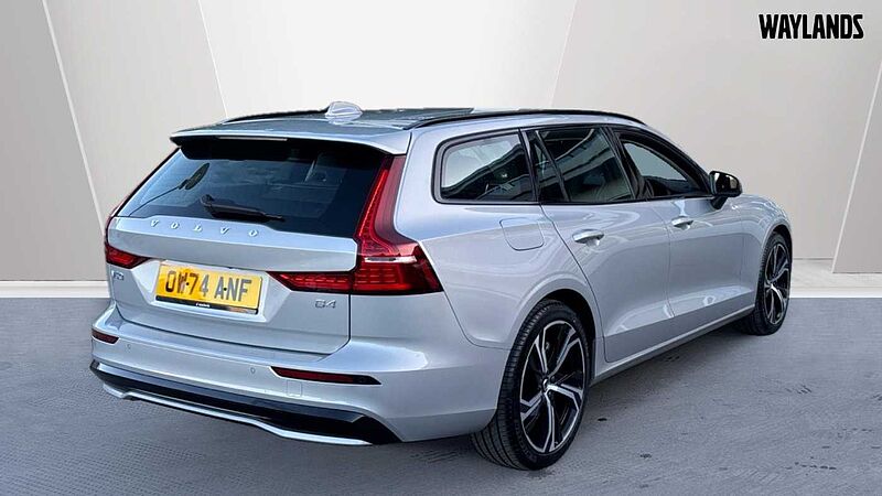 Volvo V60 Plus, B4 Mild hybrid, Petrol, Dark