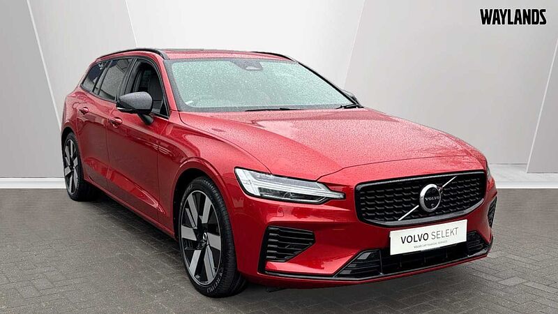 Volvo V60 Recharge Ultimate, T8 AWD Plug-in hybrid, Electric/Petrol, Dark