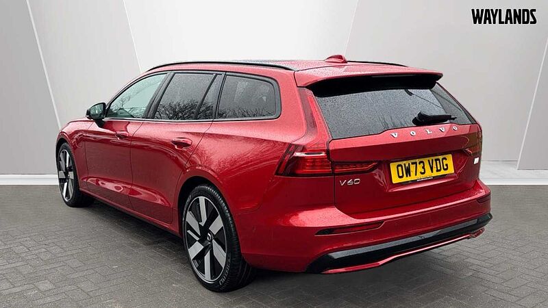 Volvo V60 Recharge Ultimate, T8 AWD Plug-in hybrid, Electric/Petrol, Dark