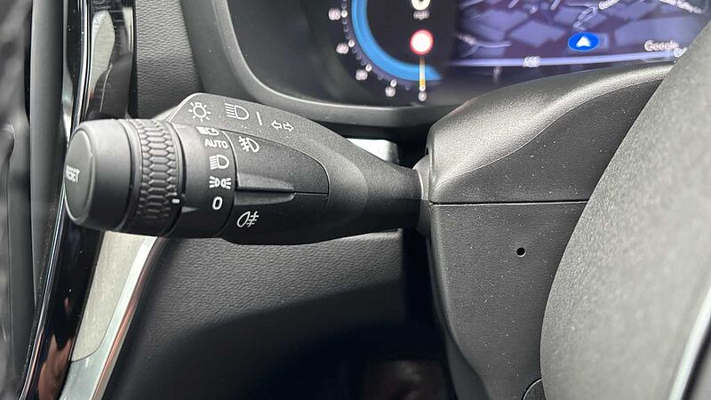 Volvo V60 Recharge Ultimate, T8 AWD Plug-in hybrid, Electric/Petrol, Dark
