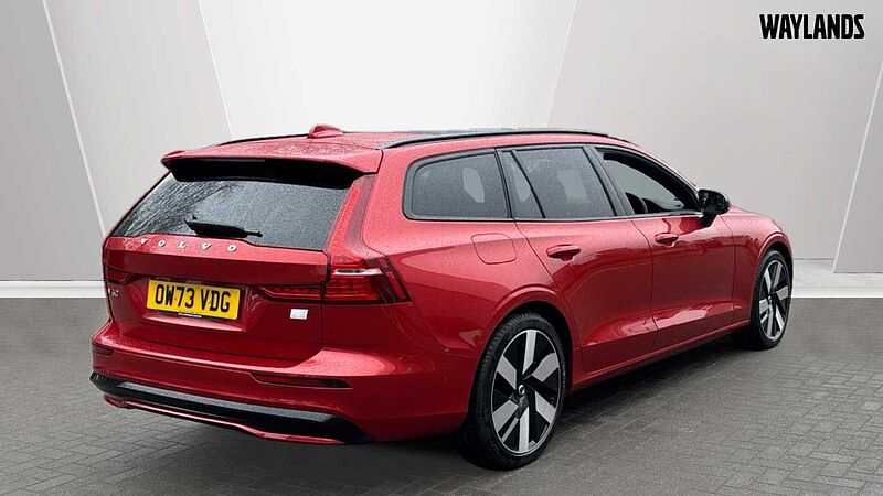 Volvo V60 Recharge Ultimate, T8 AWD Plug-in hybrid, Electric/Petrol, Dark