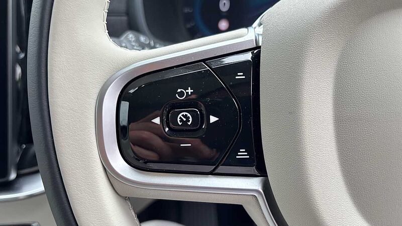 Volvo XC90 Ultra, T8 AWD Plug-in hybrid, Electric/Petrol, Bright, 7 Seats