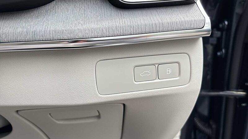 Volvo XC90 Ultra, T8 AWD Plug-in hybrid, Electric/Petrol, Bright, 7 Seats