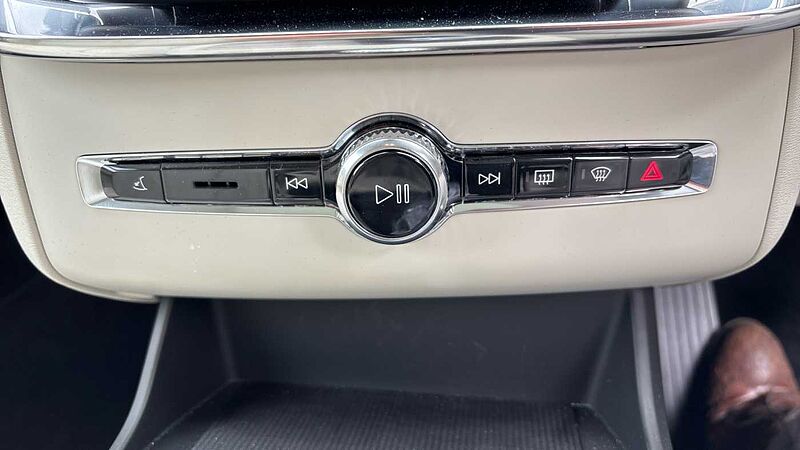 Volvo XC90 Ultra, T8 AWD Plug-in hybrid, Electric/Petrol, Bright, 7 Seats