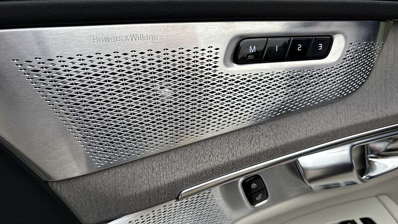 Volvo XC90 Ultra, T8 AWD Plug-in hybrid, Electric/Petrol, Bright, 7 Seats