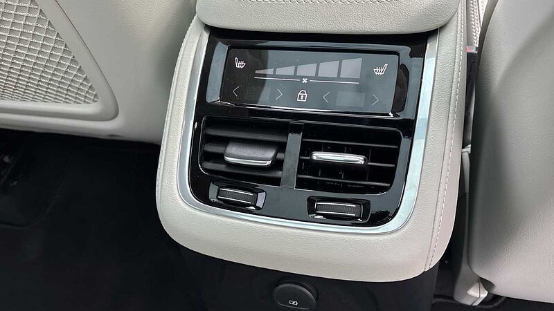 Volvo XC90 Ultra, T8 AWD Plug-in hybrid, Electric/Petrol, Bright, 7 Seats