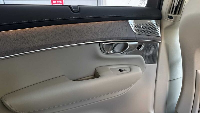 Volvo XC90 Ultra, T8 AWD Plug-in hybrid, Electric/Petrol, Dark, 7 Seats