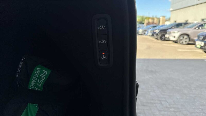 Volvo XC90 Ultra, T8 AWD Plug-in hybrid, Electric/Petrol, Dark, 7 Seats