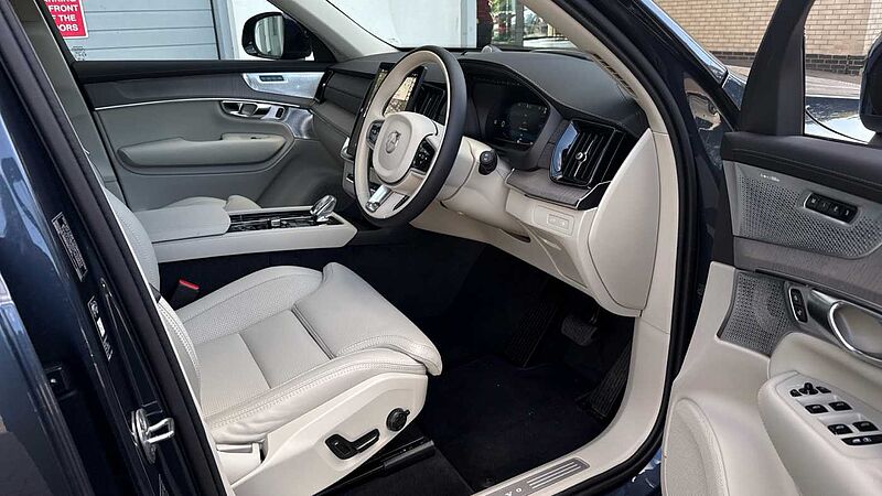 Volvo XC90 Ultra, T8 AWD Plug-in hybrid, Electric/Petrol, Dark, 7 Seats