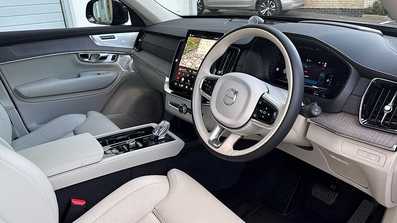 Volvo XC90 Ultra, T8 AWD Plug-in hybrid, Electric/Petrol, Dark, 7 Seats