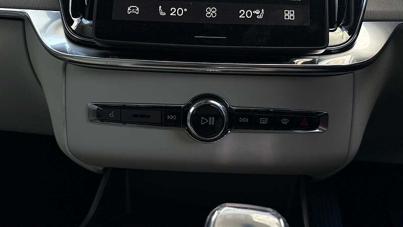 Volvo XC90 Ultra, T8 AWD Plug-in hybrid, Electric/Petrol, Dark, 7 Seats