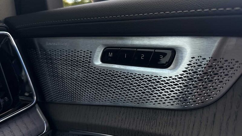 Volvo XC90 Ultra, T8 AWD Plug-in hybrid, Electric/Petrol, Dark, 7 Seats