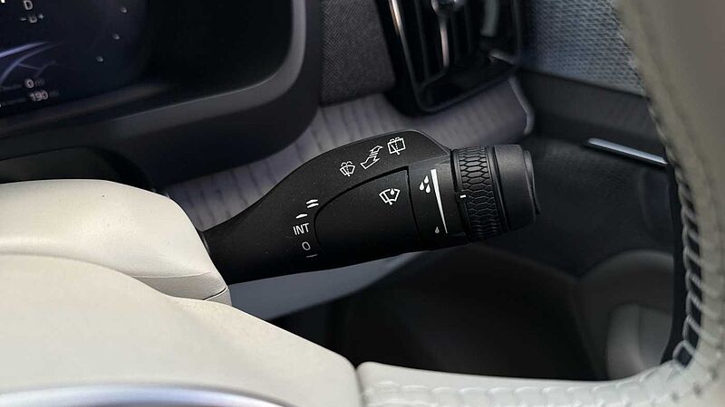 Volvo XC90 Ultra, T8 AWD Plug-in hybrid, Electric/Petrol, Dark, 7 Seats