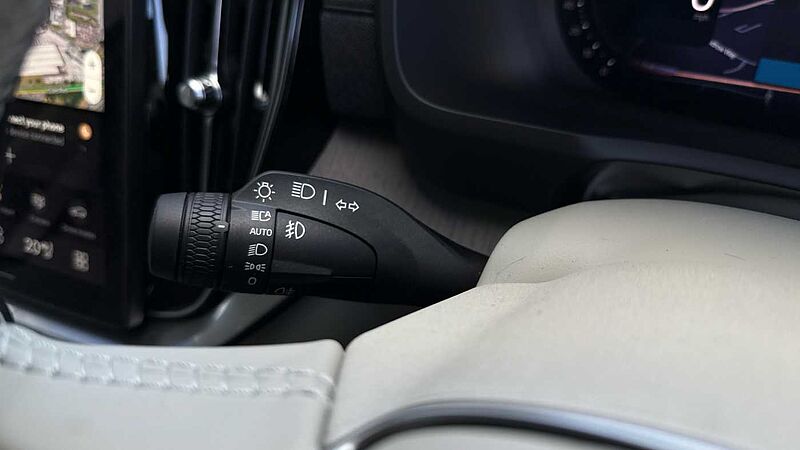 Volvo XC90 Ultra, T8 AWD Plug-in hybrid, Electric/Petrol, Dark, 7 Seats