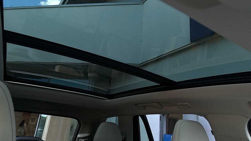 Volvo XC90 Ultra, T8 AWD Plug-in hybrid, Electric/Petrol, Dark, 7 Seats