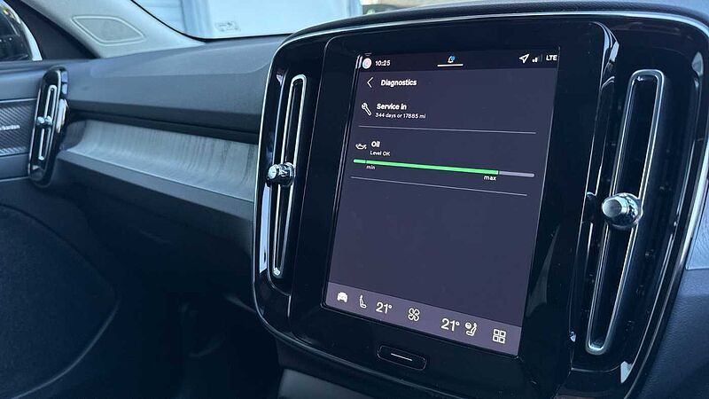 Volvo XC40 Ultra, B4 Mild hybrid, Petrol, Dark