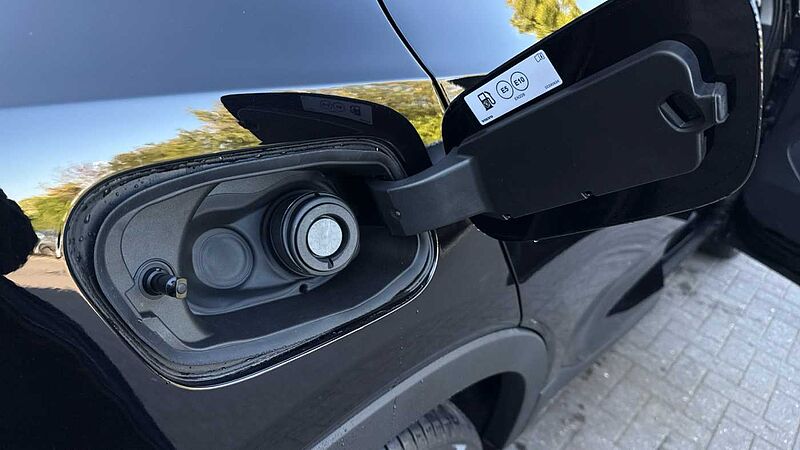 Volvo XC40 Ultra, B4 Mild hybrid, Petrol, Dark