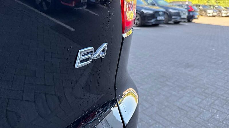 Volvo XC40 Ultra, B4 Mild hybrid, Petrol, Dark