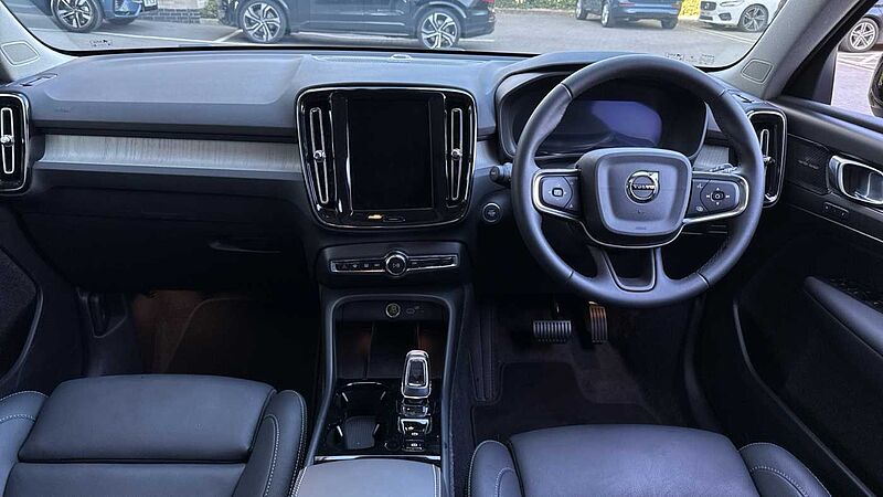 Volvo XC40 Ultra, B4 Mild hybrid, Petrol, Dark