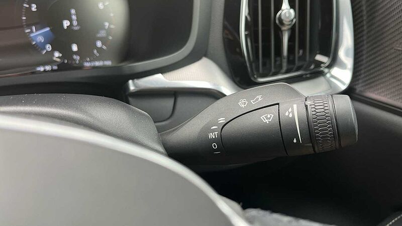Volvo S60 2.0 B5P R DESIGN 4dr Auto Petrol Saloon