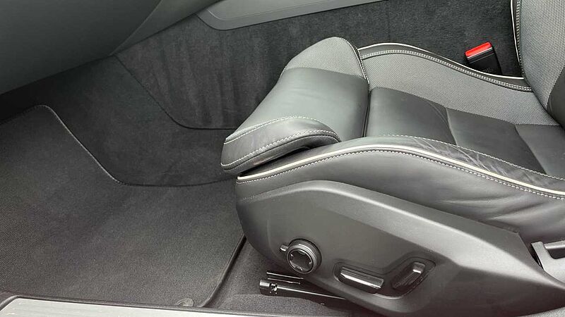 Volvo S60 2.0 B5P R DESIGN 4dr Auto Petrol Saloon