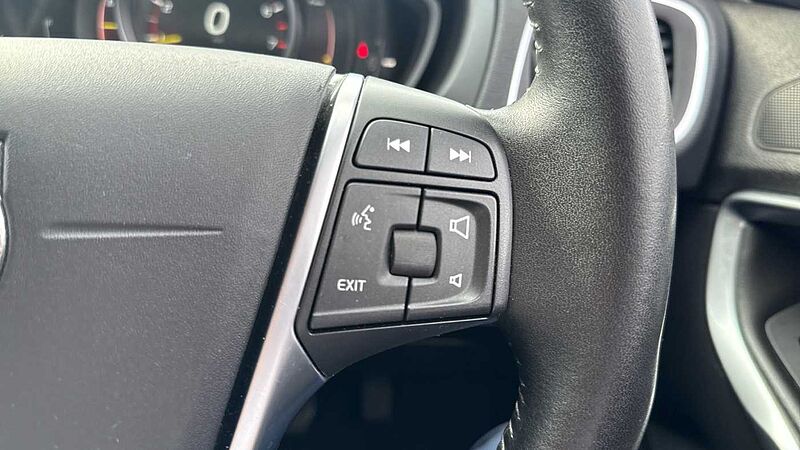Volvo V40 Cross Country T3 Pro Manual