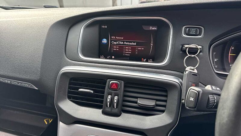 Volvo V40 Cross Country T3 Pro Manual