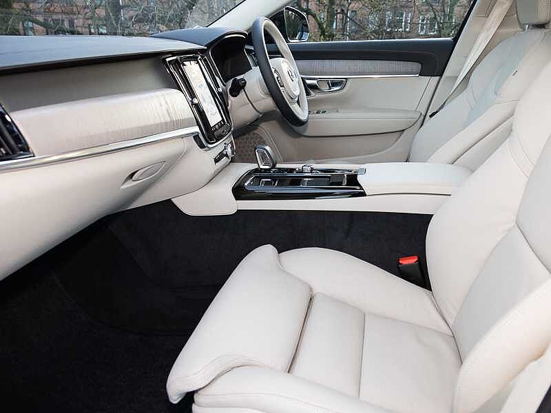Volvo V90 Plus, T6 AWD Plug-in hybrid, Electric/Petrol, Dark