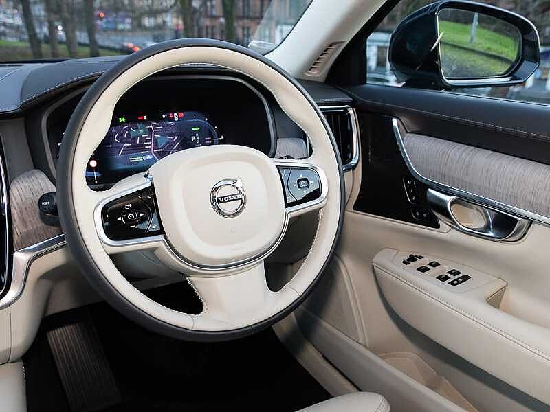 Volvo V90 Plus, T6 AWD Plug-in hybrid, Electric/Petrol, Dark