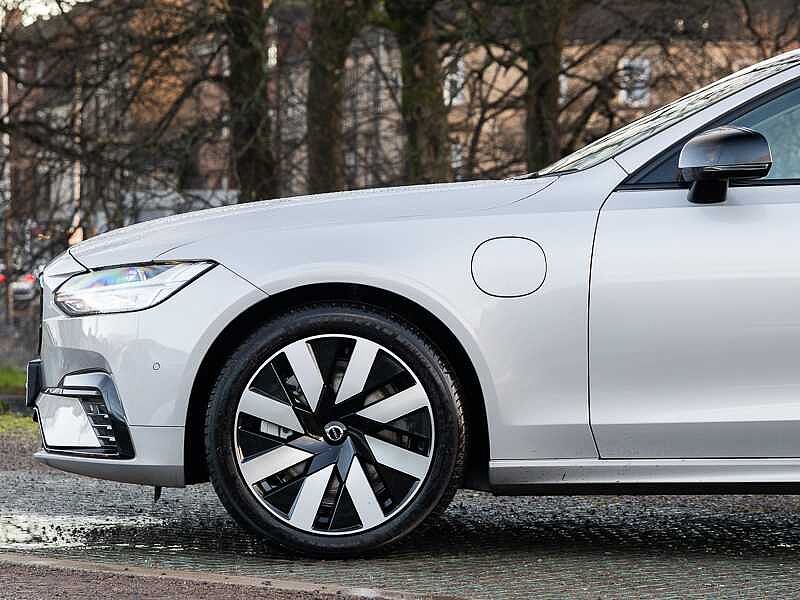 Volvo V90 Plus, T6 AWD Plug-in hybrid, Electric/Petrol, Dark