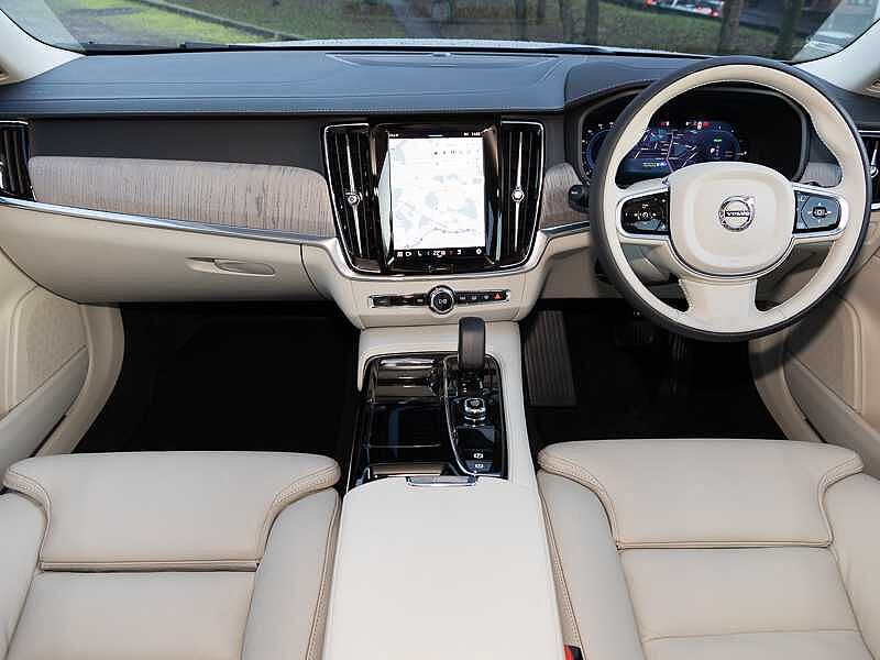 Volvo V90 Plus, T6 AWD Plug-in hybrid, Electric/Petrol, Dark