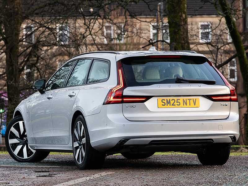 Volvo V90 Plus, T6 AWD Plug-in hybrid, Electric/Petrol, Dark
