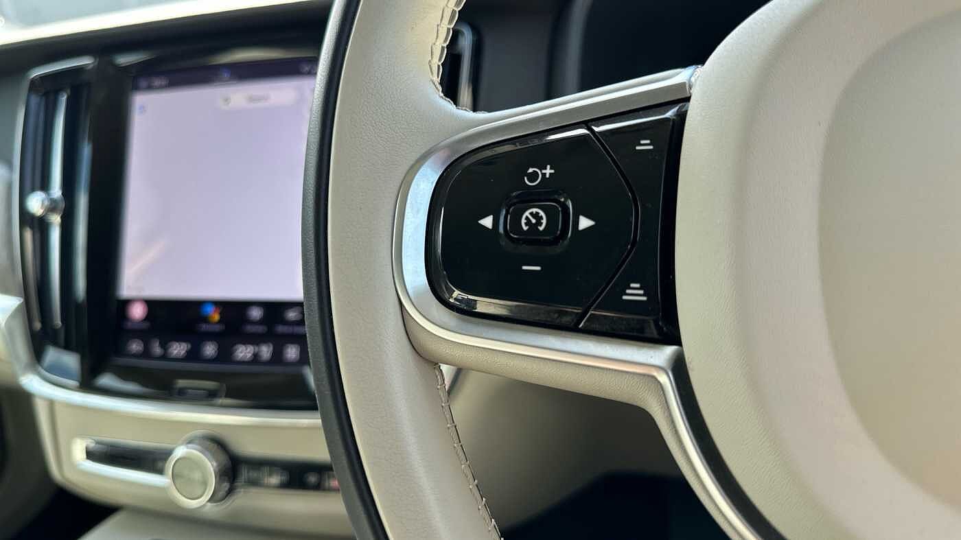 Volvo S90 Recharge Plus, T8 AWD plug-in hybrid, Electric/Petrol, Bright