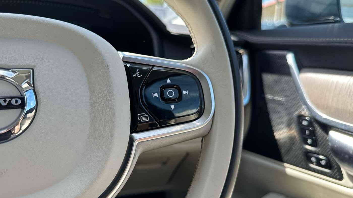 Volvo S90 Recharge Plus, T8 AWD plug-in hybrid, Electric/Petrol, Bright