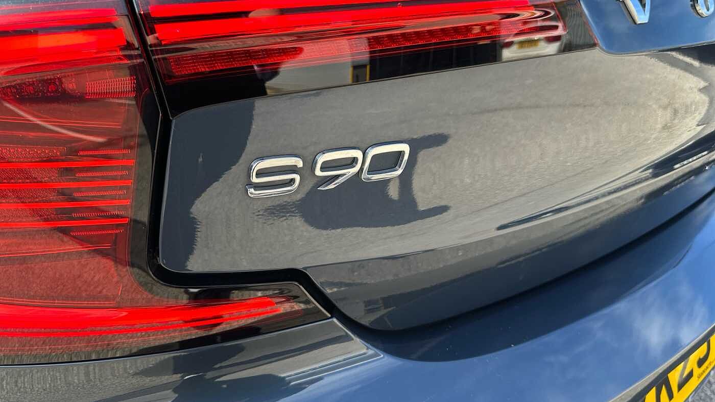 Volvo S90 Recharge Plus, T8 AWD plug-in hybrid, Electric/Petrol, Bright