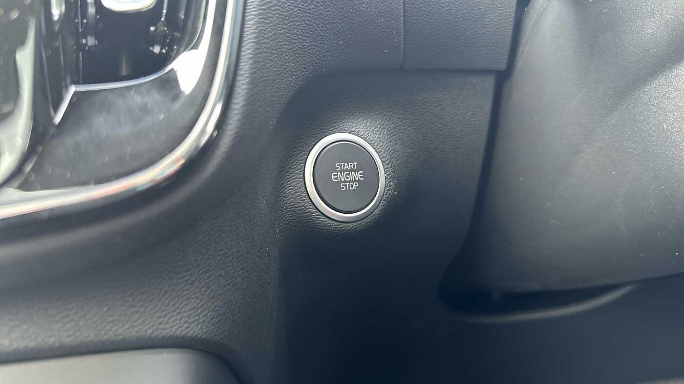 Volvo XC40 Ultra, B3 Mild hybrid, Petrol, Dark