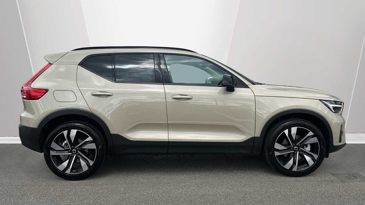 Volvo XC40 Ultra, B3 Mild hybrid, Petrol, Dark
