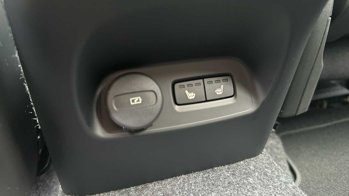 Volvo XC40 Ultra, B3 Mild hybrid, Petrol, Dark