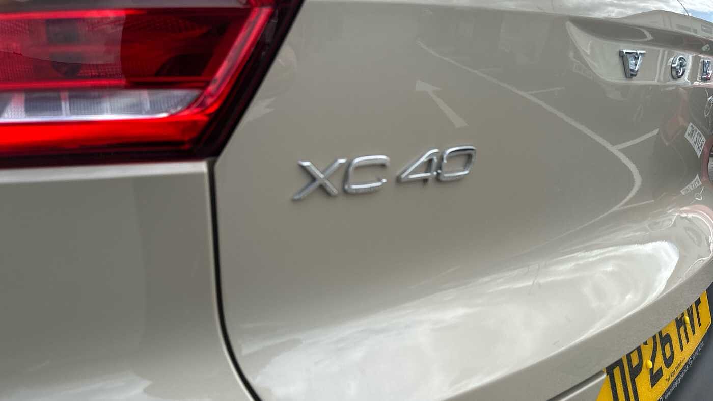 Volvo XC40 Ultra, B3 Mild hybrid, Petrol, Dark