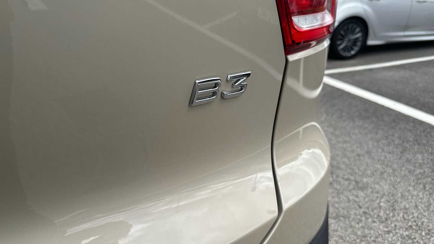 Volvo XC40 Ultra, B3 Mild hybrid, Petrol, Dark