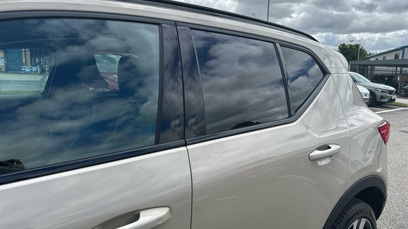 Volvo XC40 Ultra, B3 Mild hybrid, Petrol, Dark