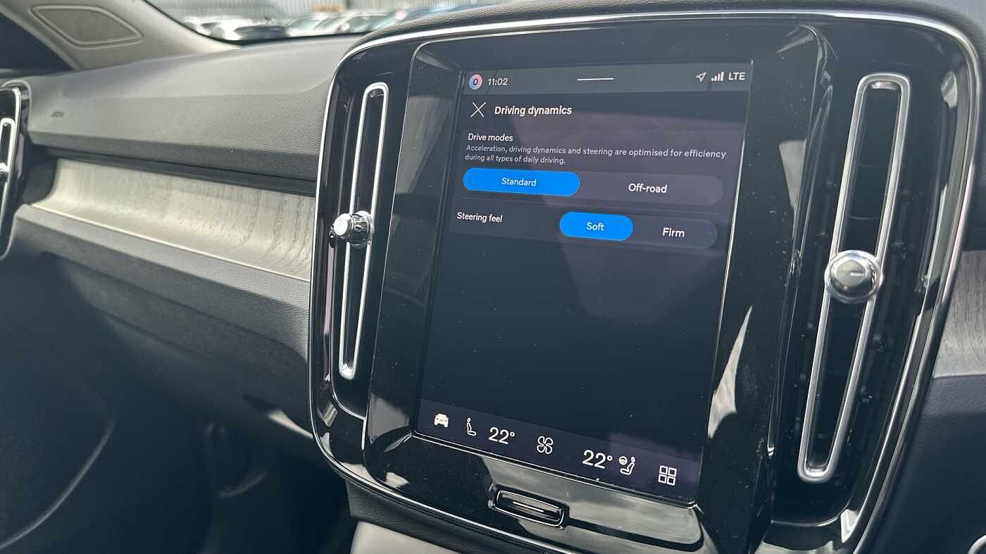 Volvo XC40 Ultra, B3 Mild hybrid, Petrol, Dark