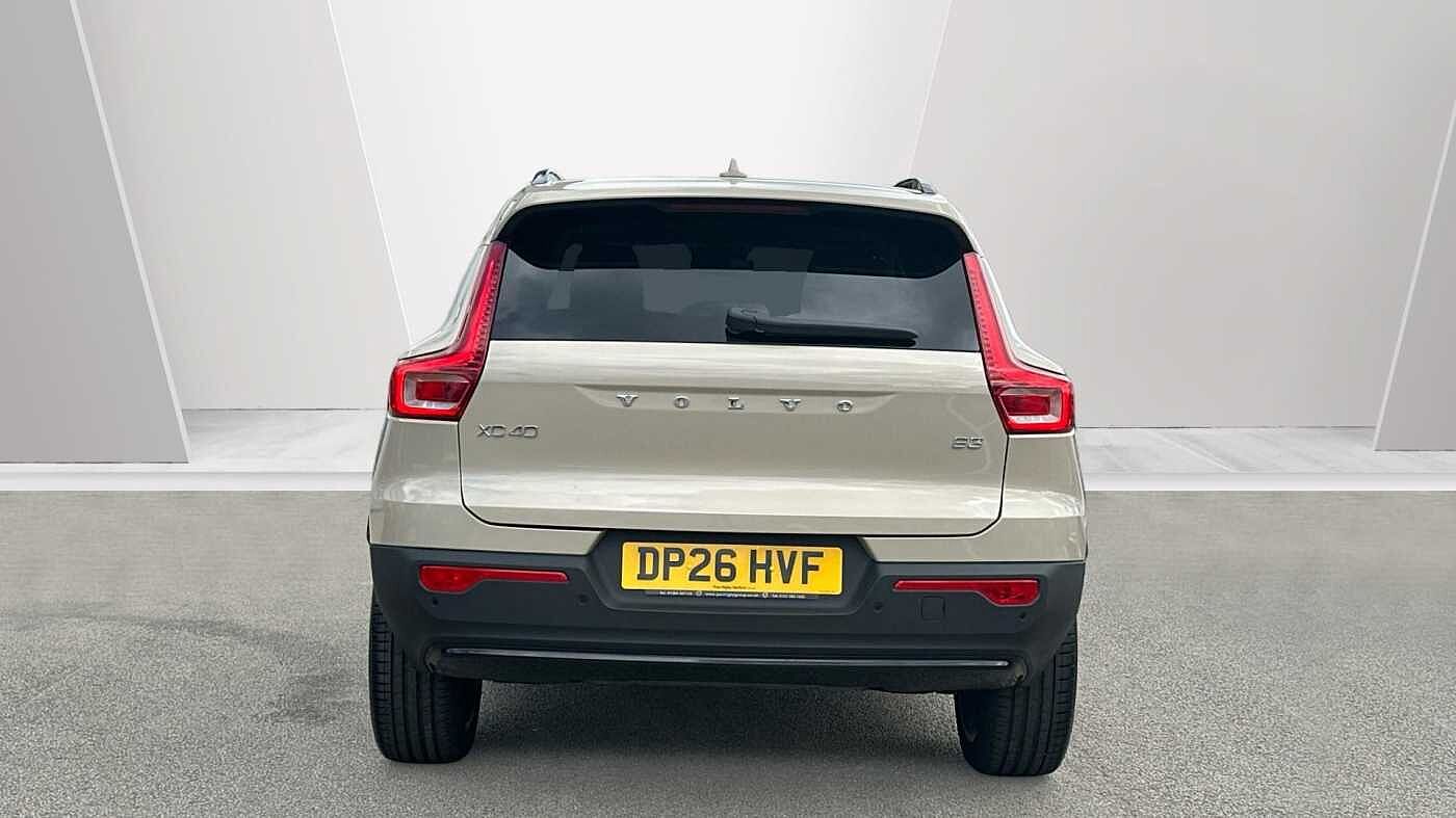Volvo XC40 Ultra, B3 Mild hybrid, Petrol, Dark