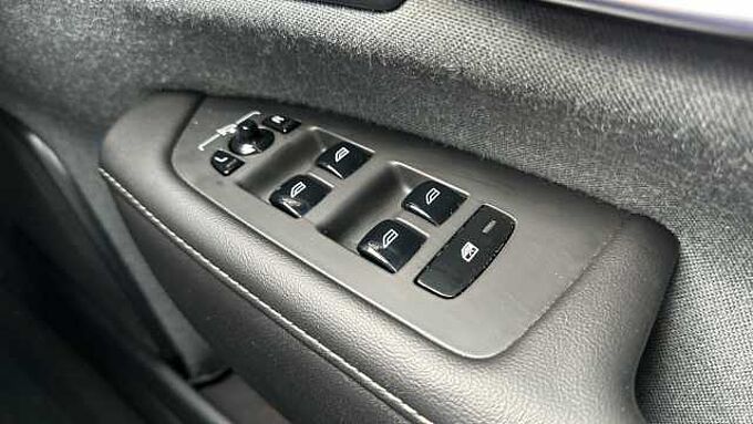Volvo S90 Recharge Inscription, T8 AWD plug-in hybrid