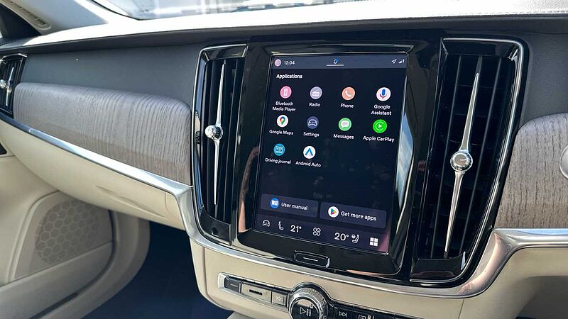 Volvo S90 Recharge Plus, T8 AWD plug-in hybrid, Electric/Petrol, Bright