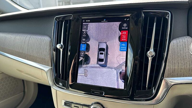 Volvo S90 Recharge Plus, T8 AWD plug-in hybrid, Electric/Petrol, Bright