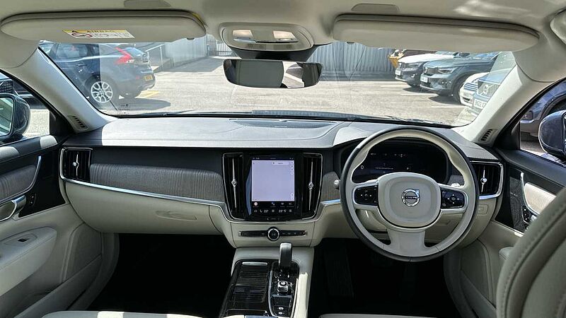 Volvo S90 Recharge Plus, T8 AWD plug-in hybrid, Electric/Petrol, Bright