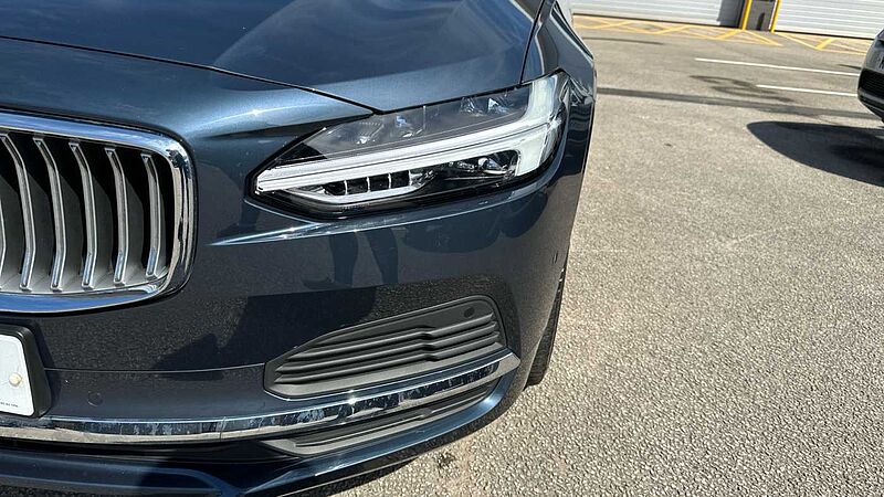 Volvo S90 Recharge Plus, T8 AWD plug-in hybrid, Electric/Petrol, Bright