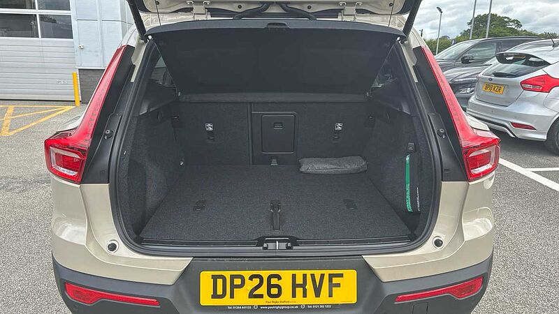 Volvo XC40 Ultra, B3 Mild hybrid, Petrol, Dark
