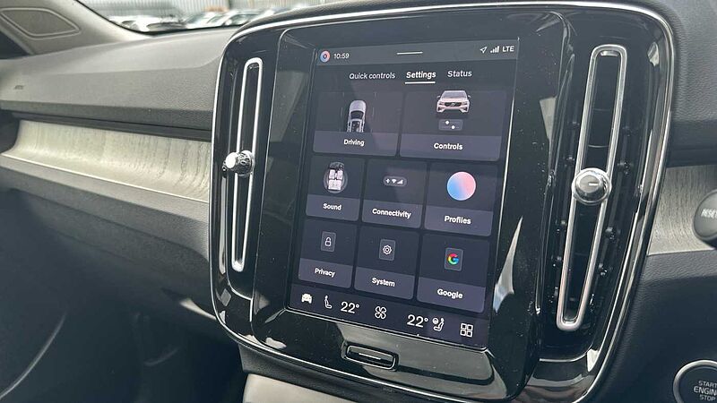 Volvo XC40 Ultra, B3 Mild hybrid, Petrol, Dark